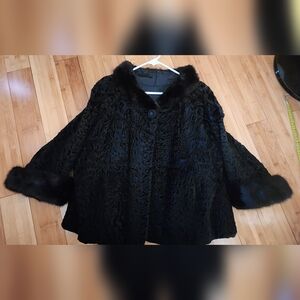Vintage lambswool coat with fur collar and cuffs